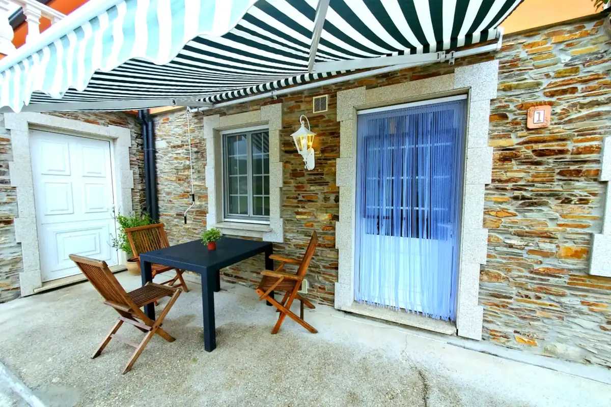Entrada apartamento turístico en Ribadeo