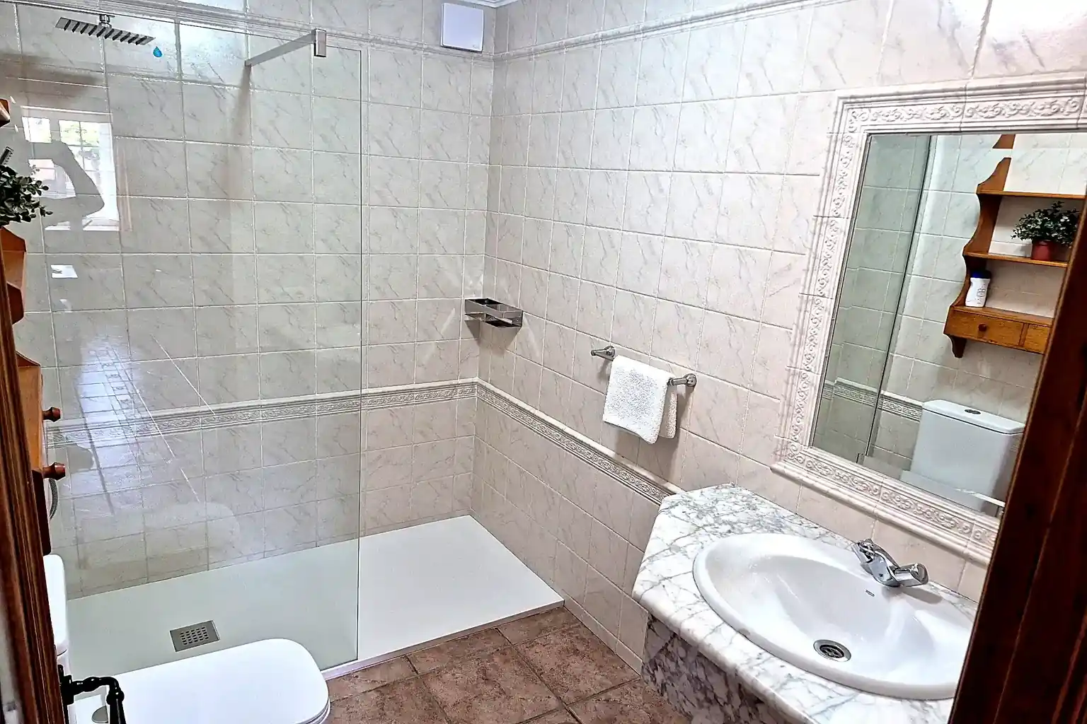 baño-moderno-apartamentos-rosa-a-rochela