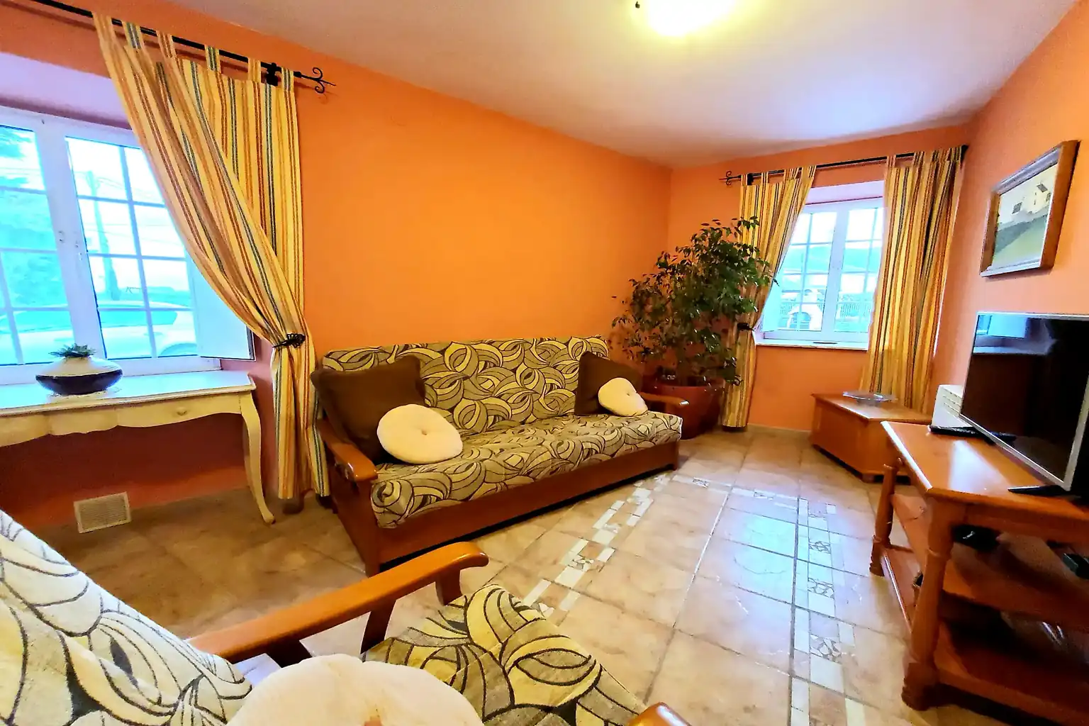 salon-comedor-apartamento-vacacional-lugo-costa
