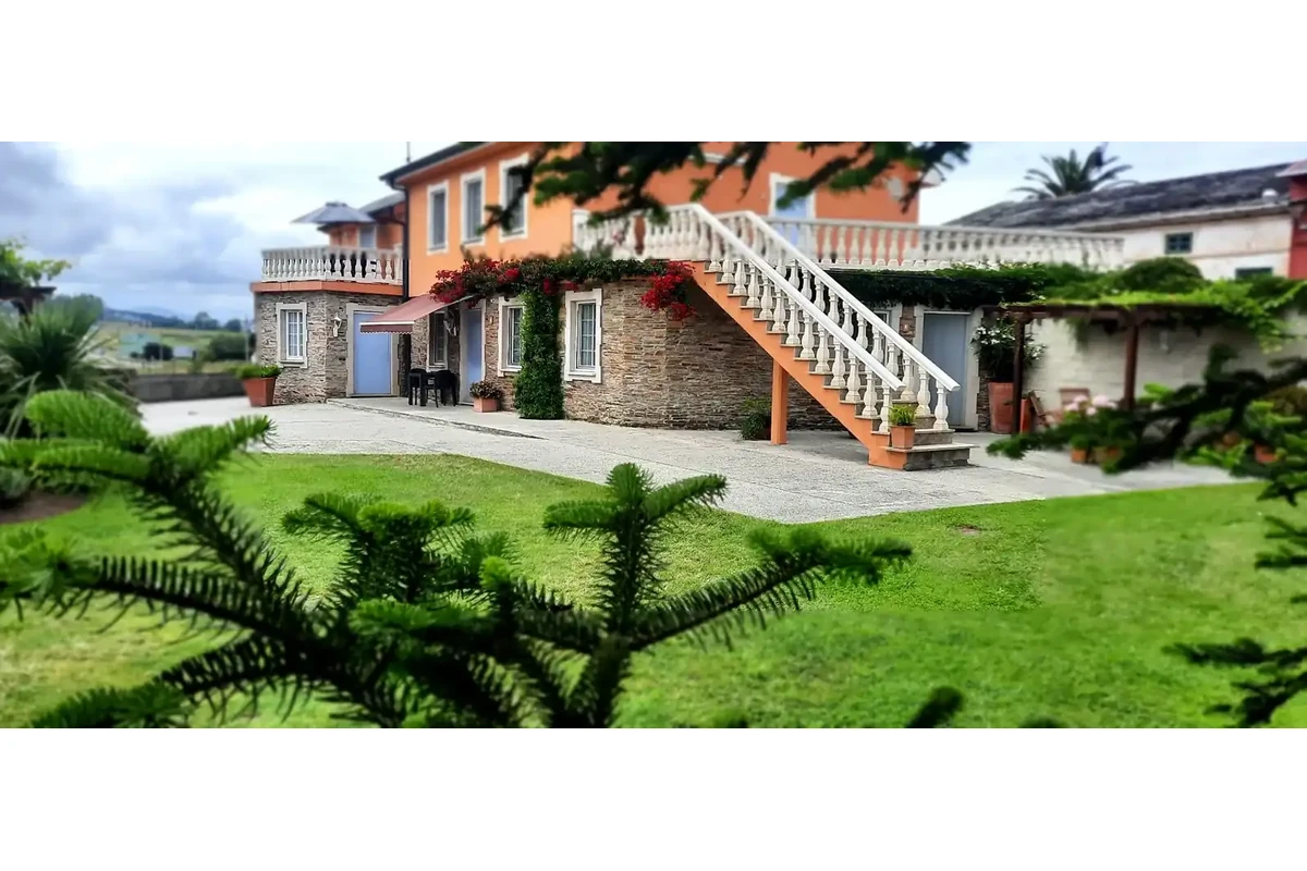 apartamento-familiar-ribadeo-playa-catedrales-fachada